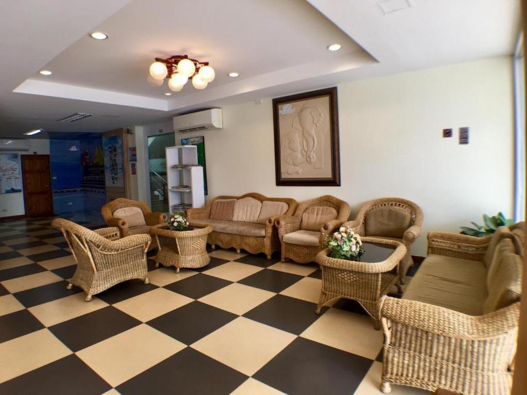 Trat Center Hotel Eksteriør billede