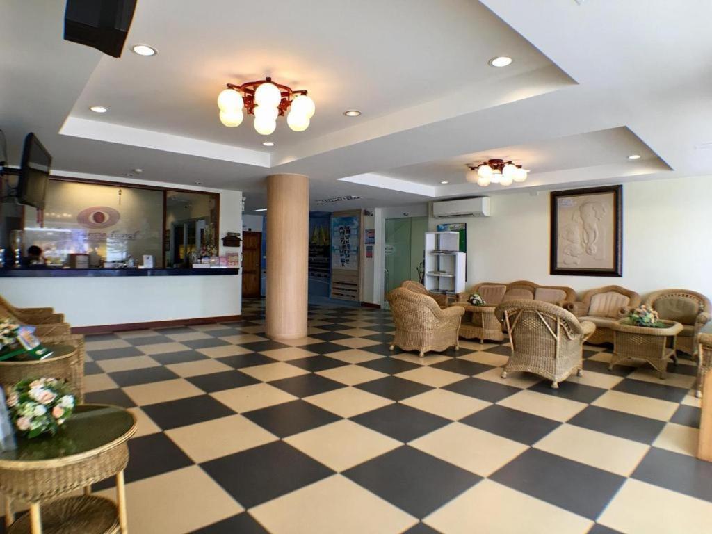Trat Center Hotel Eksteriør billede