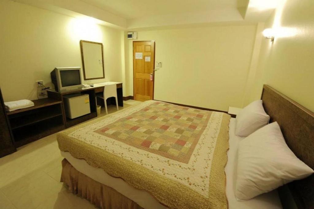 Trat Center Hotel Eksteriør billede